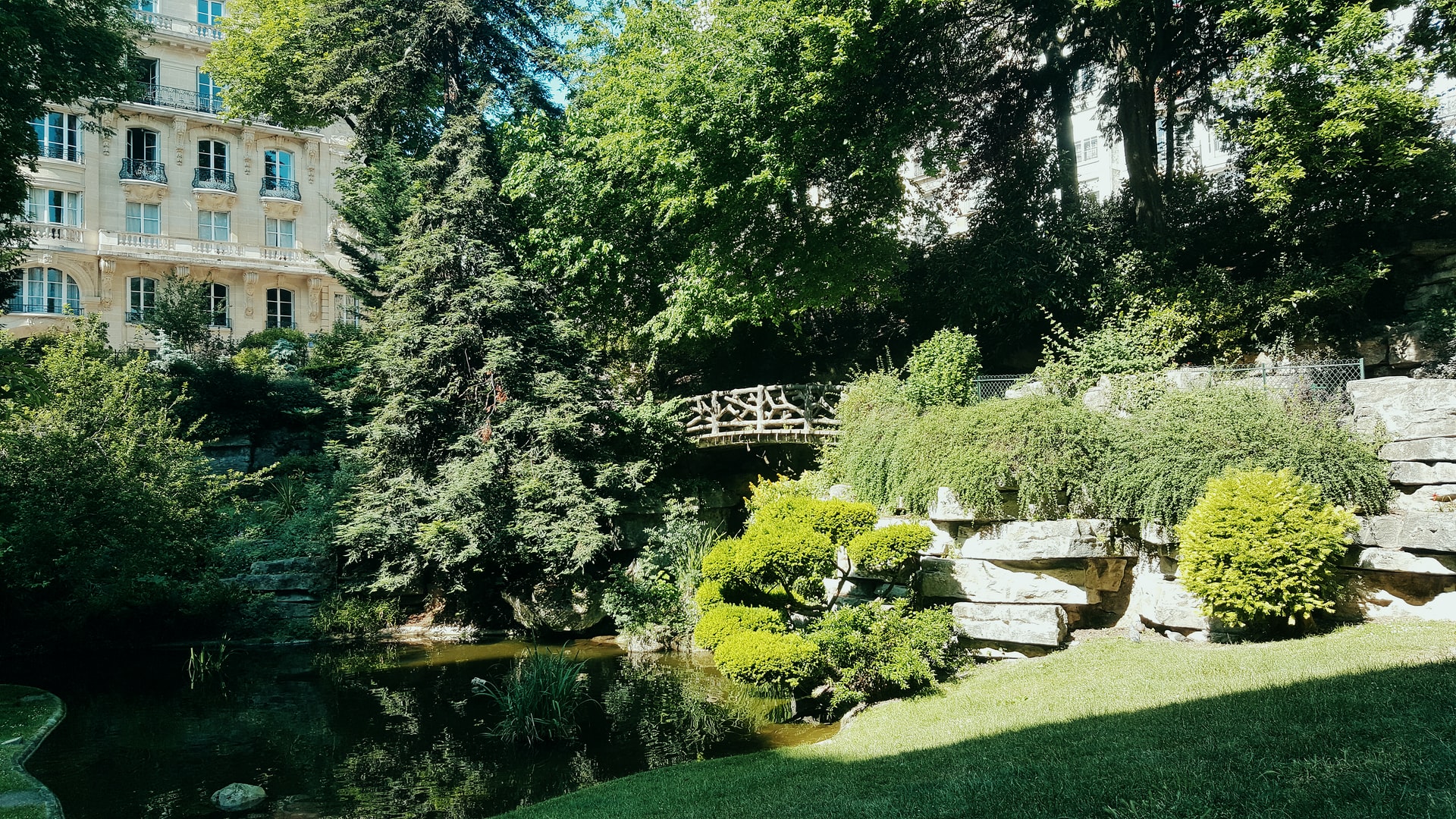 jardin d'une maison privé